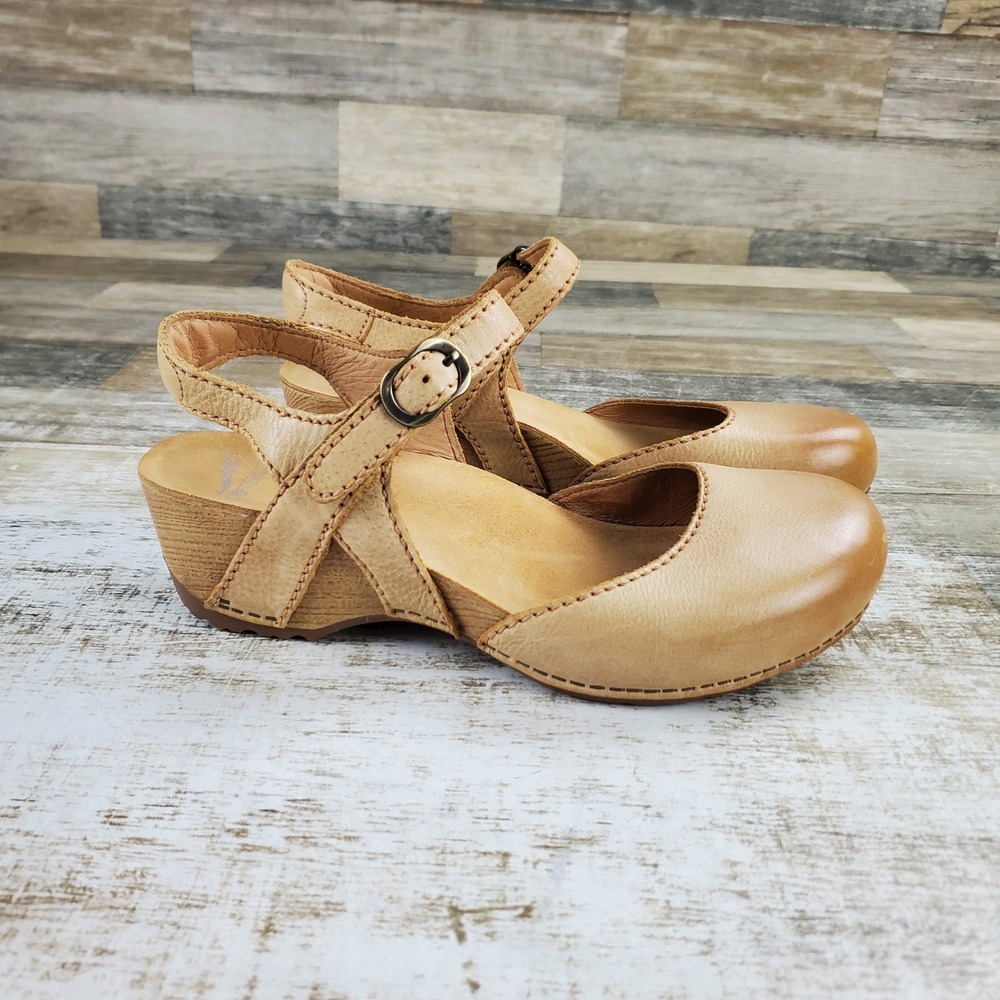 Dansko Tiffani Womens Wedge Sandal Sz 9 Tan Milled Burnished Leather Closed-Toe